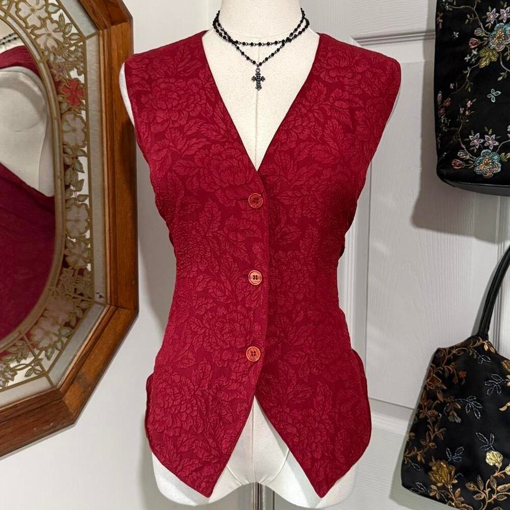 VTG 90 Express Romantic Red Silk Floral Embossed Sleeveless Button Down Vest Top